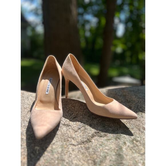 MANOLO BLAHNIK 3.5” Heels - Picture 3 of 15